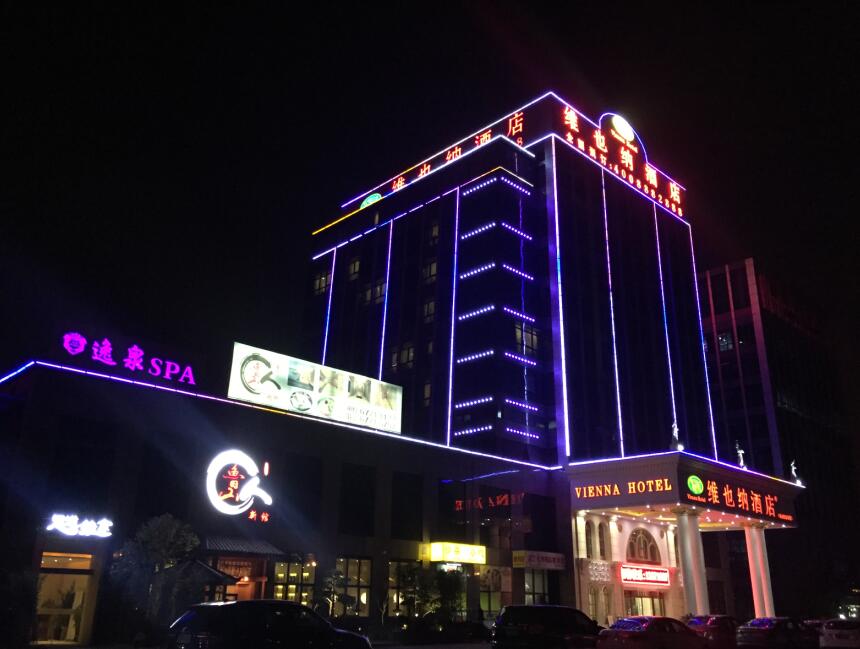 上海LED发光字制作厂家，户外楼顶广告牌制作厂家(图2)